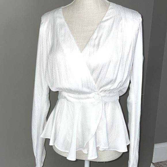 Express brand like new women’s long sleeve blouse white , size small. - Picture 1 of 10